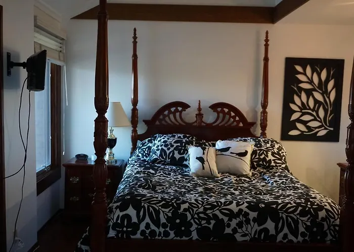 2-3 Bedroom /2 Bath Holiday home Jackson